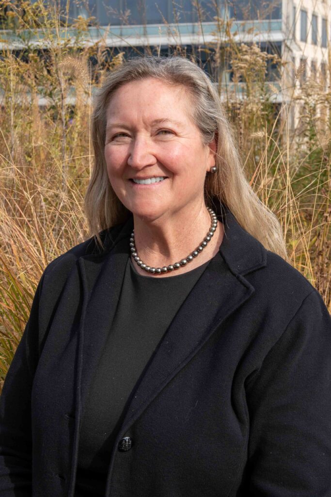 Noelle Newton Headshot